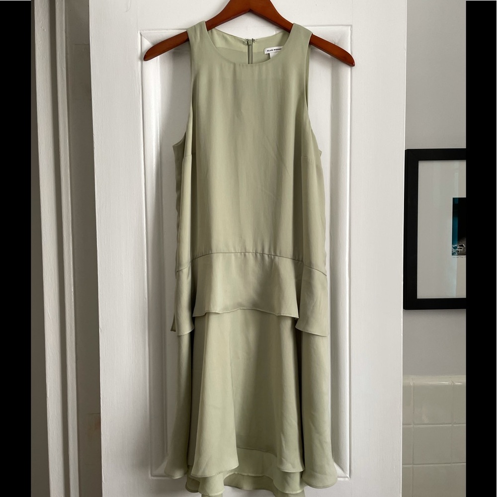 Club Monaco drop waist ruffle dress celery green color size 8